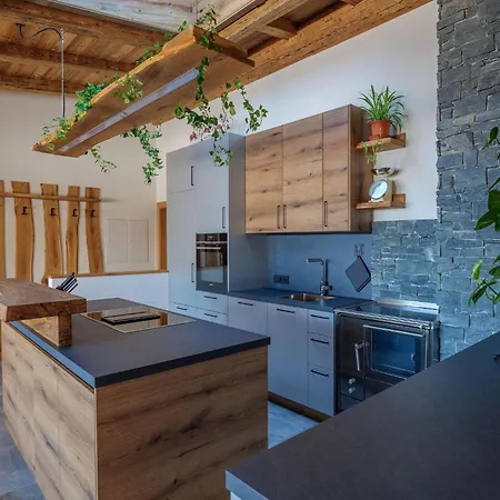 With Panoramic Views Mittersill